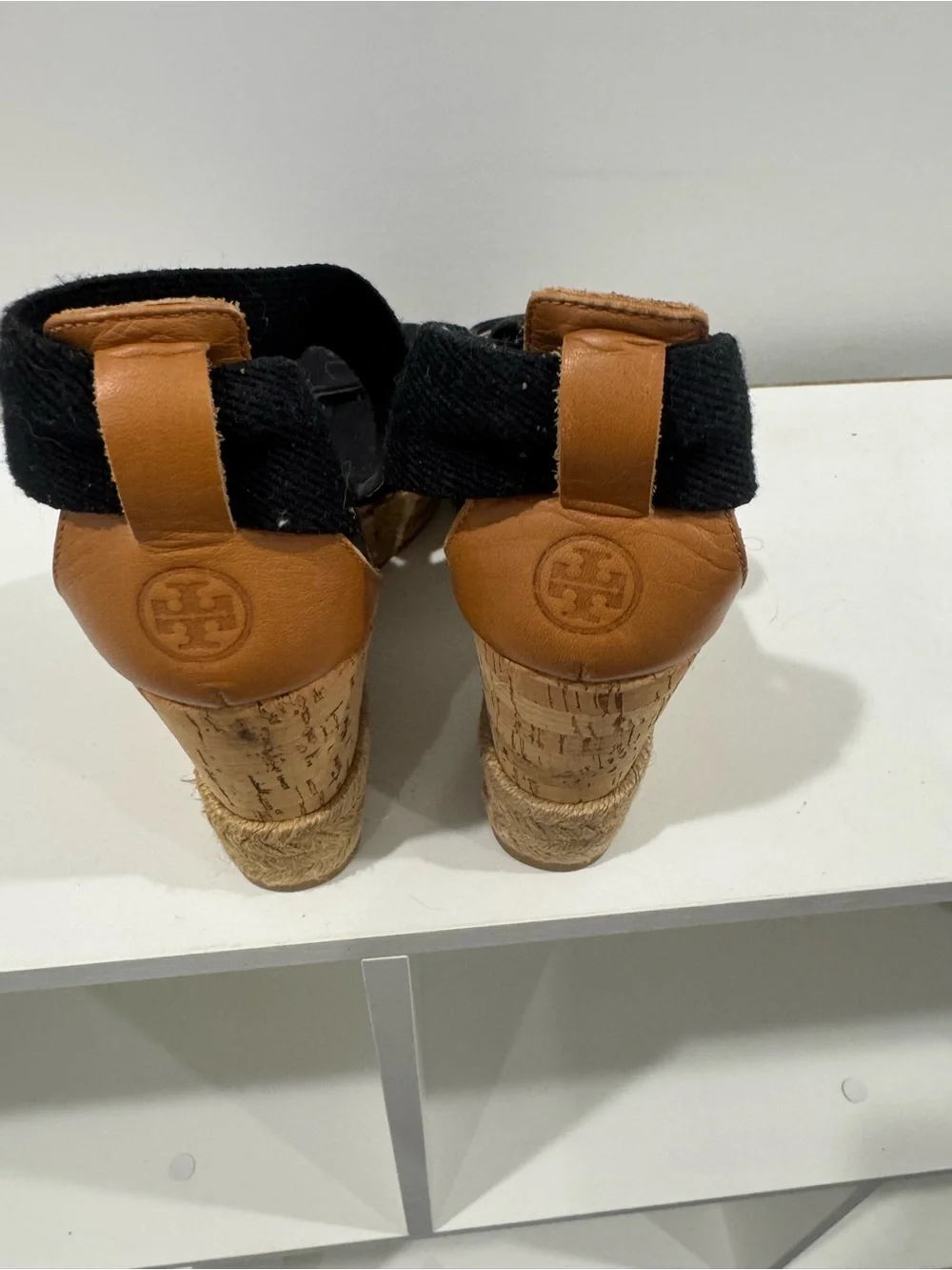 Tory Burch crisscross toe
